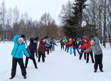 Пожилых жителей микрорайона Мамулино в Твери приглашают на бесплатные занятия скандинавской ходьбой